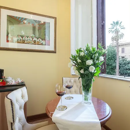 Vatican Domus Konukevi 4*