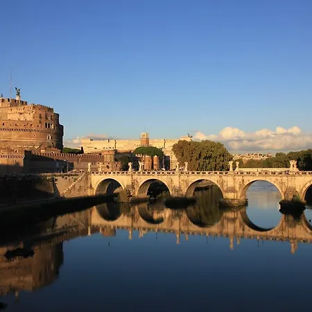 Vatican Domus 4*